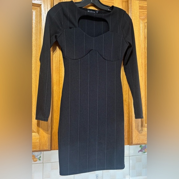 PrettyLittleThing PLT Black Cutout Bodycon Pinstripe Midi Dress Size 6 EUC - Picture 2 of 6